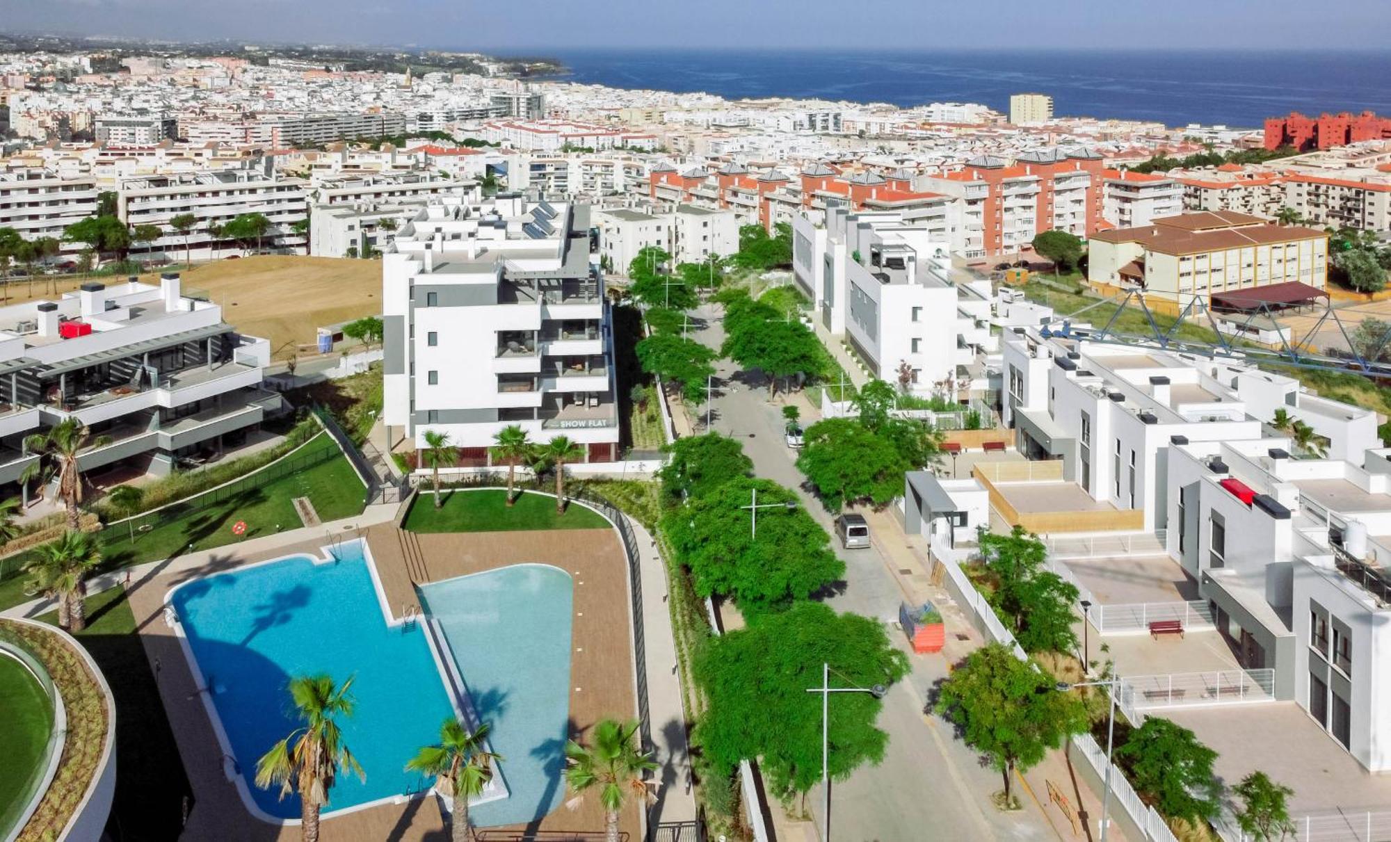 Lme133a- Stunning Flat Close To In * Estepona